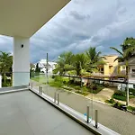 Casa Moderna 4 Suites E Piscina